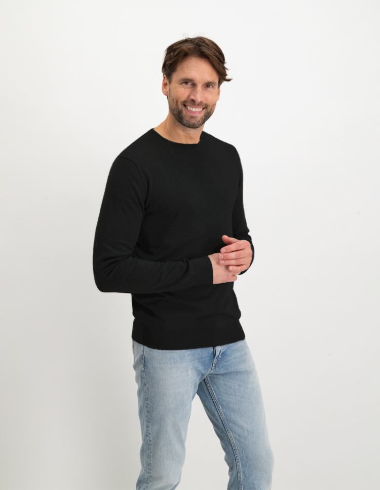 R NECK  Black