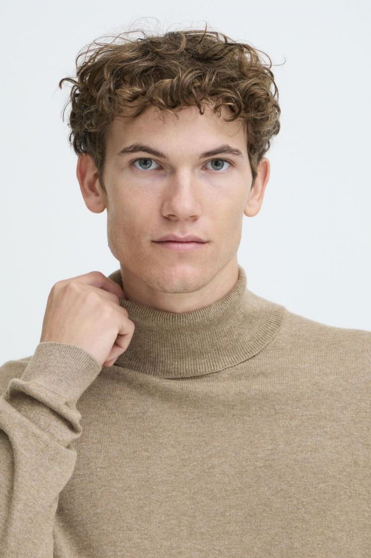 CFEDIN 0226 roll neck knit 171105 Roasted
